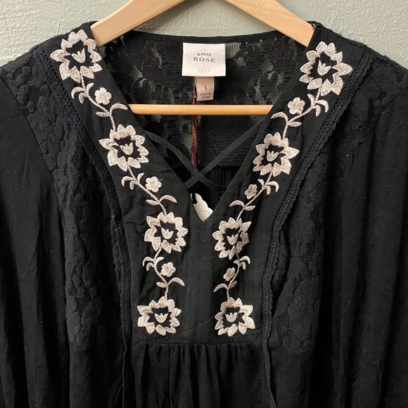 Lace Up Peasant Blouse - Picture 3 of 3